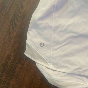 White Lululemon hotty hot shorts